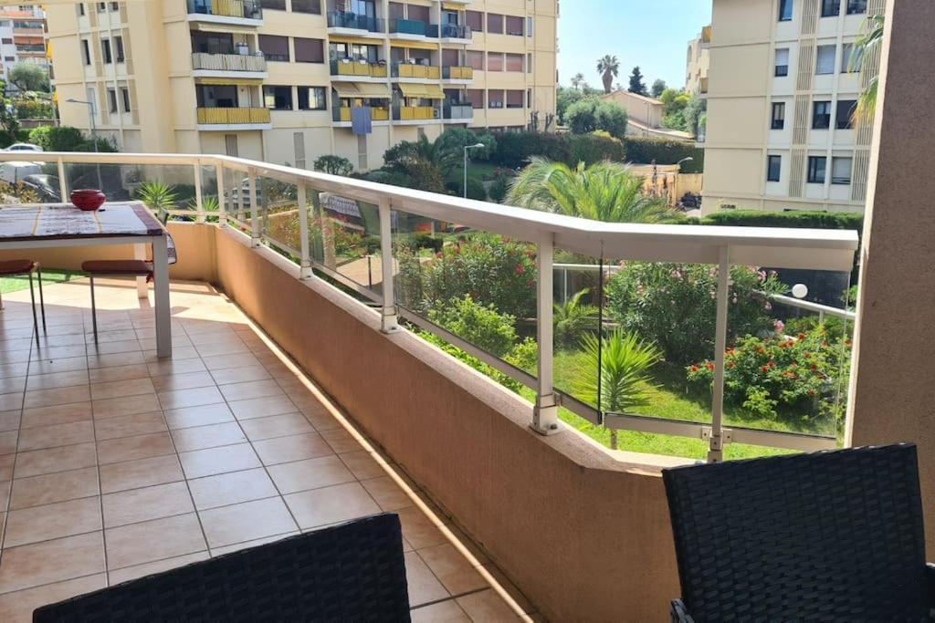 Appartement Vue Mer Sur Les Hauteurs De Nizza Exterior foto