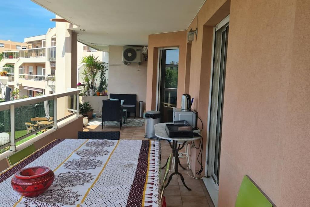 Appartement Vue Mer Sur Les Hauteurs De Nizza Exterior foto